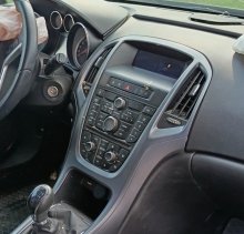 Predám havarovaný Opel Astra 1.4T