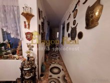 Rodinný dom s prístavbou a pozemkom – MICHALOVCE