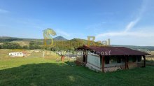 Mobilný dom s terasou a pozemkom 975 m2