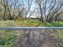 PREDAJ/PRENÁJOM – Pozemok o rozlohe 889m2