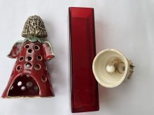 2 Anjeli, 1 váza