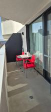MODERNÝ 2-IZBOVÝ BYT S VEĽKÝM BALKÓNOM, CHLADEN – fotografia 10