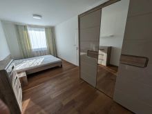 MODERNÝ 2-IZBOVÝ BYT S GARÁŽOVÝM STÁTÍM A PIVNICOU – fotografia 6