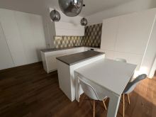 MODERNÝ 2-IZBOVÝ BYT S GARÁŽOVÝM STÁTÍM A PIVNICOU – fotografia 7