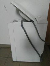 pracka Bosch zvrchu plnena