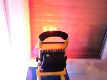 PRACOVNA  PRENOSNA LED REFREKTOR 3X BATERKY 220V