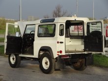 land rover defender 90